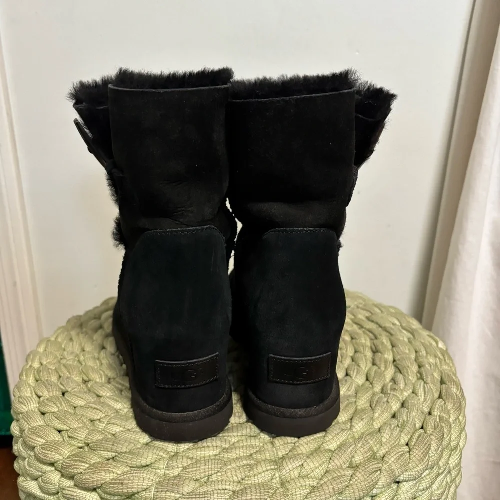 UGG Black Suede Classic Femme Toggle Hidden Wedge Boot Size 9.5